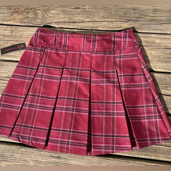 SKATER GIRL PLAID PLEATED MINI SKIRT WITH PATCHES JUNIORS SMALL - Picture 7 of 7